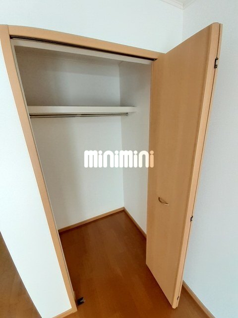 ����8