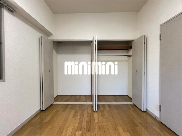 ����8
