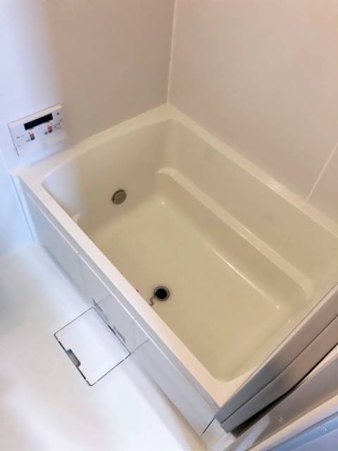 ����3