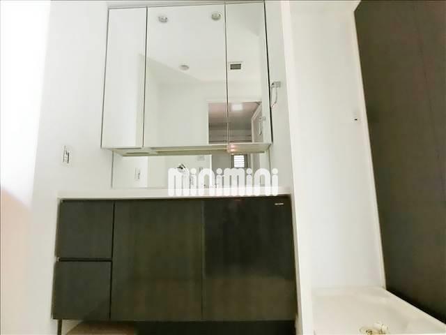 ����4