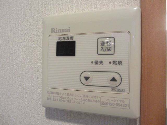 ����11