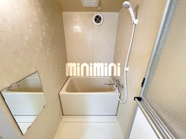 ����3