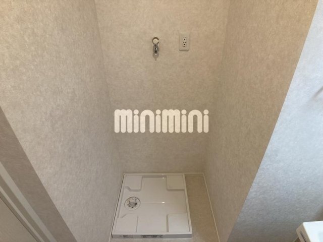����17