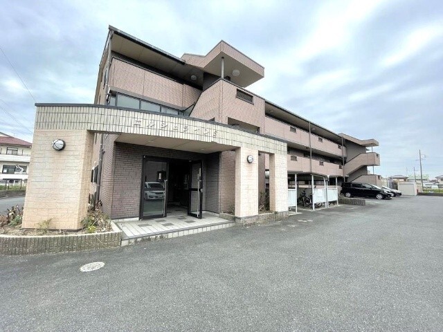 ����12