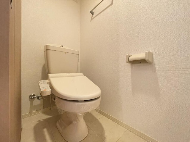 ����18