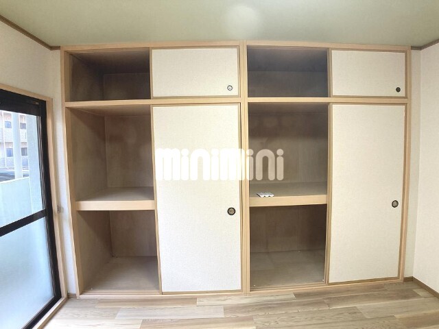 ����8