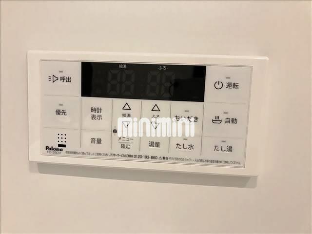 ����15