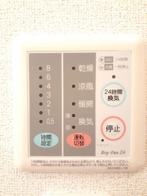 ����10