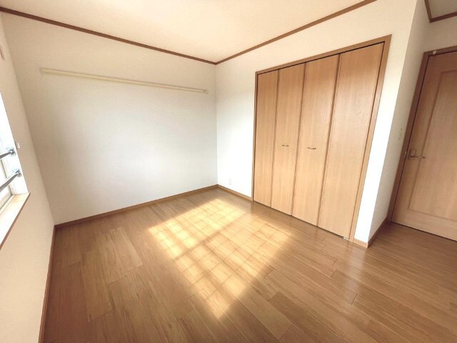 ����16