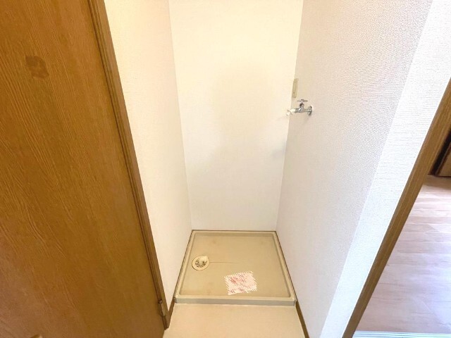 ����16
