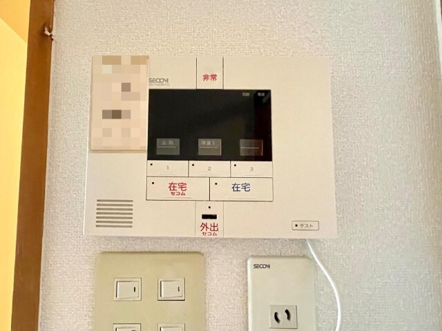 ����13