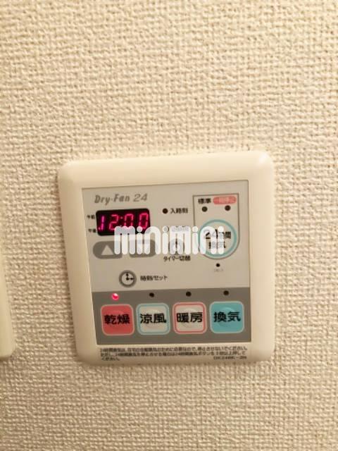 ����13