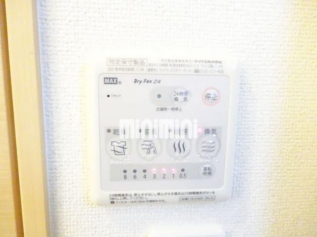 ����9