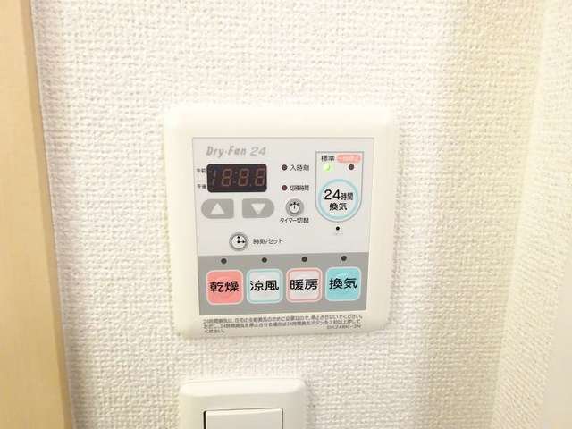 ����10