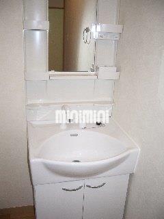 ����18