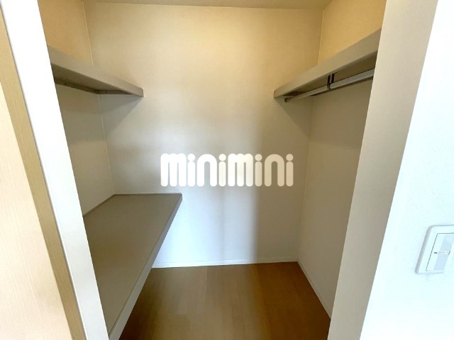 ����8