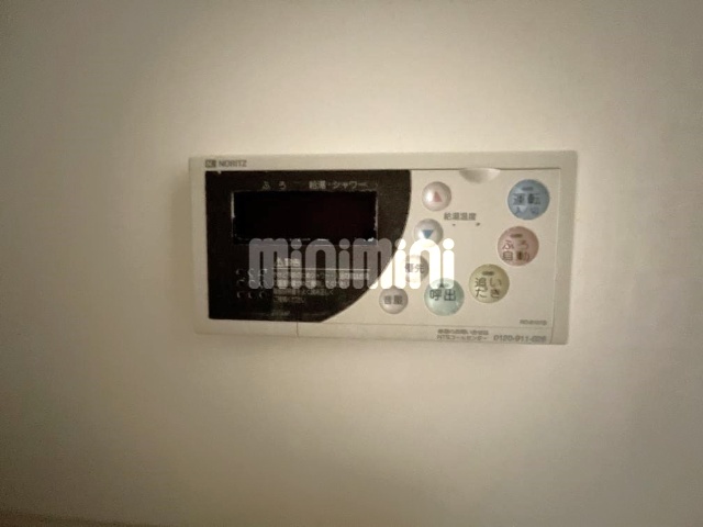 ����18