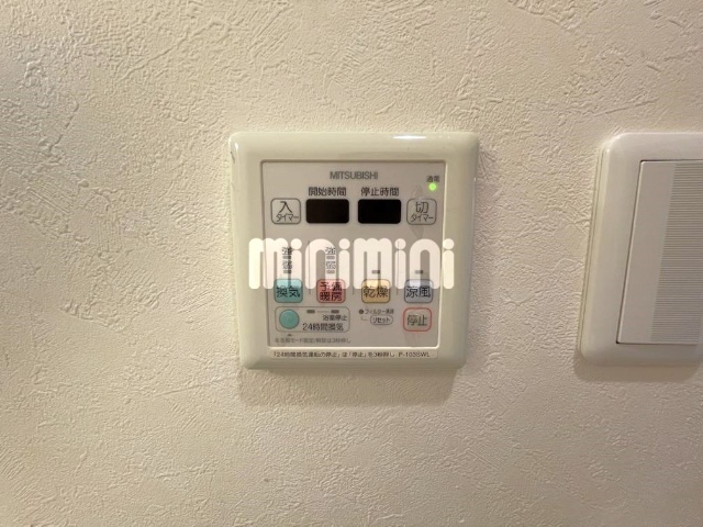 ����17