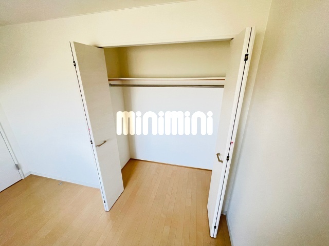 ����8