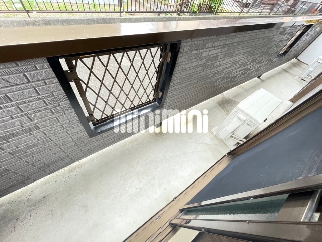 ����12