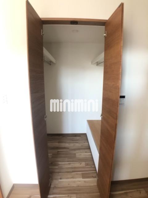 ����8