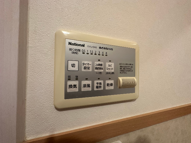 ����10