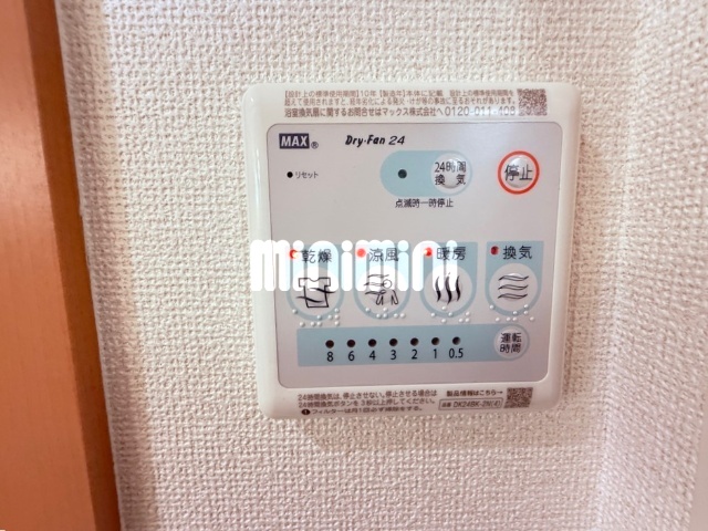 ����16