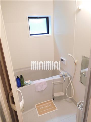����3