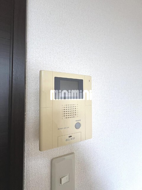 ����10