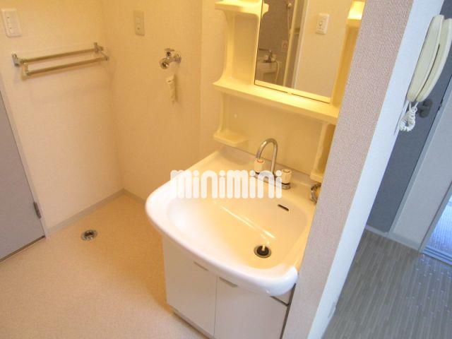 ����4