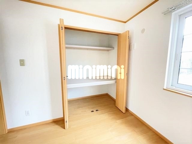 ����8