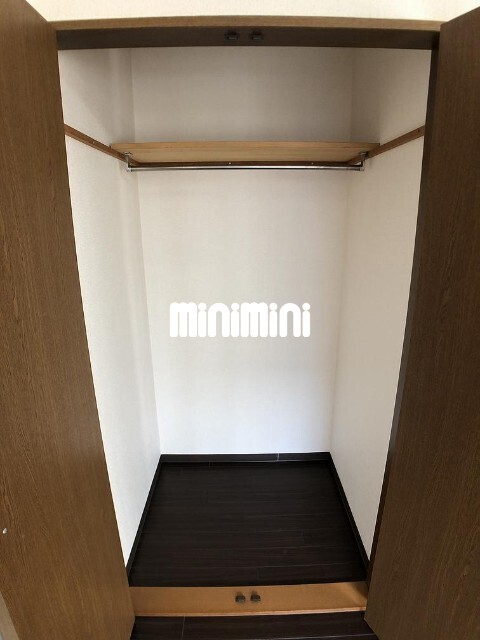 ����8