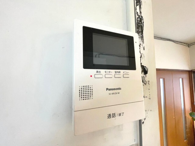 ����10