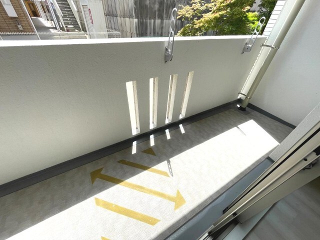 ����10
