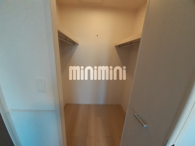 ����8