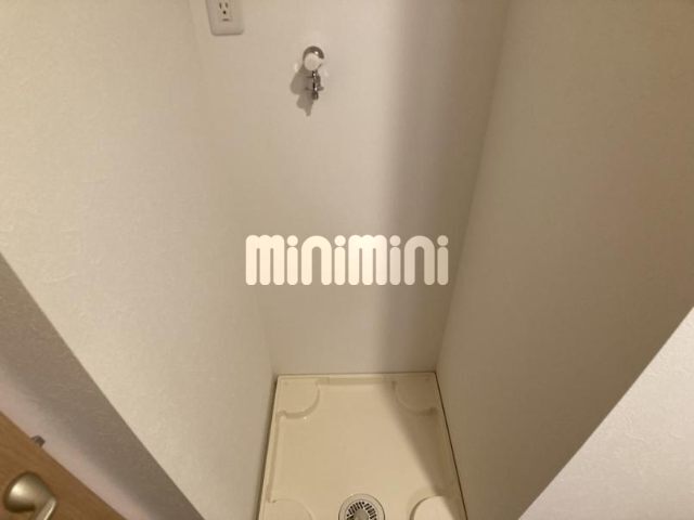����16