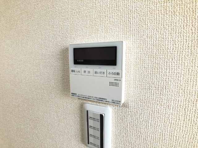 ����13