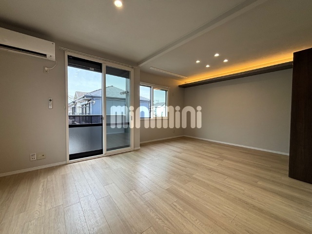 ����21