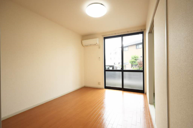 ����21