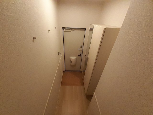 ����17