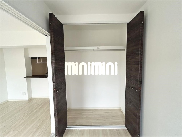 ����8