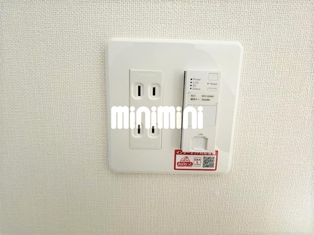 ����18