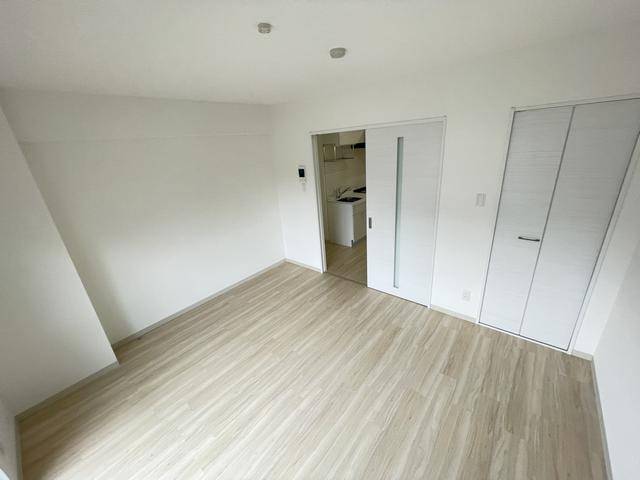 ����6