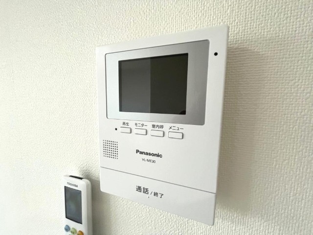 ����10