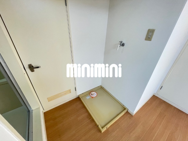 ����4