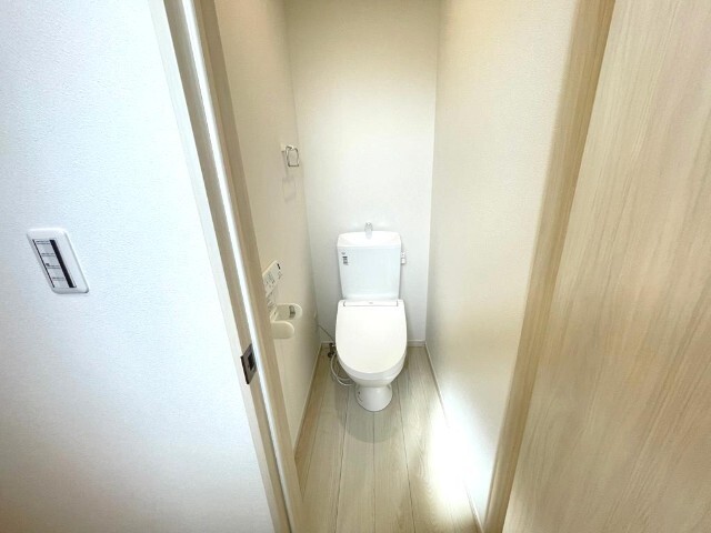 ����5