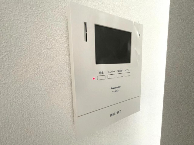 ����10