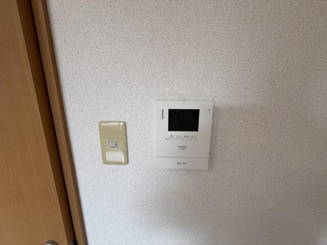 ����10