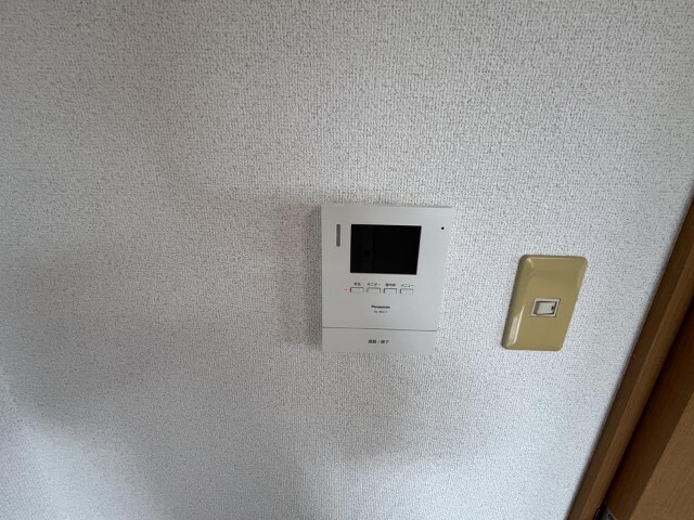 ����10