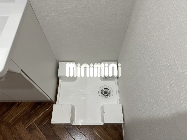 ����12
